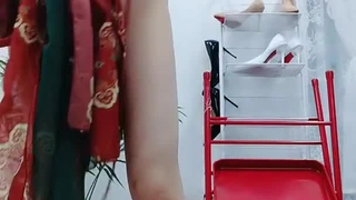 老公不管她，熟女老阿姨出来赚钱花