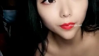婴儿肥的甜美型短发御姐，好粉的极品【一线美鲍】真的好像洗得很干净的鲍鱼，内射了一次 鸡巴还是很硬 再放进美逼去搅动一会儿