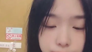 颜值很高的小少妇露脸激情大秀，性感的纹身镜头前道具激情插逼高潮喷水好刺激，淫声荡语激情抠穴好骚好刺激第02集