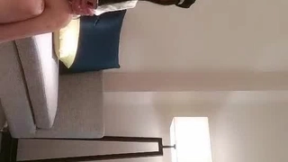 凤一其随灯下黑老婆眼皮子底下后入女友二