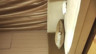 新人下海眼镜肥臀御姐少妇人妻！性感吊带网袜！翘起屁股镜头前摆弄，张开双腿掰穴揉搓，从下往上视角