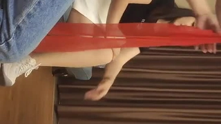 胸部丰满的少女骑在阴道里接受内射